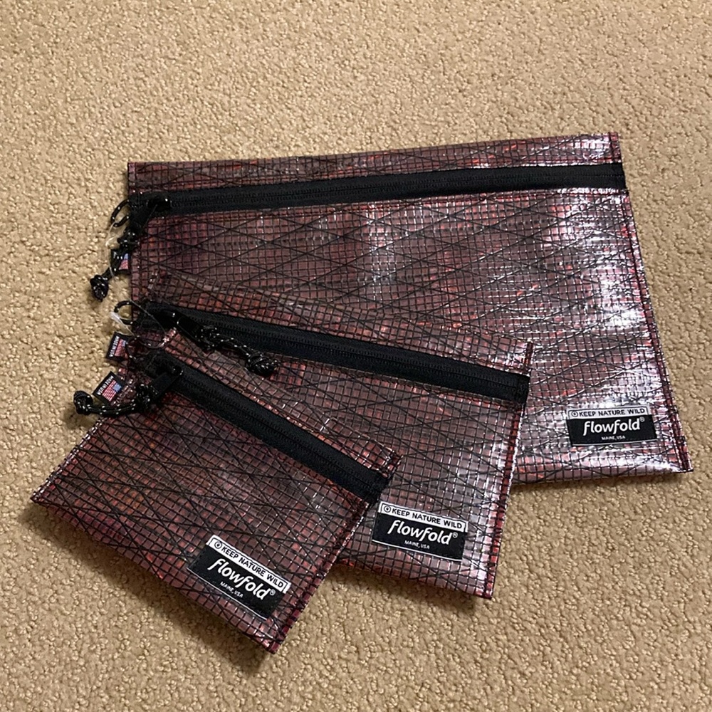 Flowfold Voyager Red and Black Zipper Pouch Set New